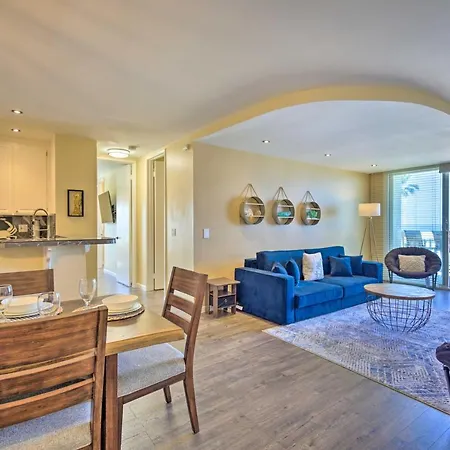Stunning Oceanside Condo Walk To The Beach!